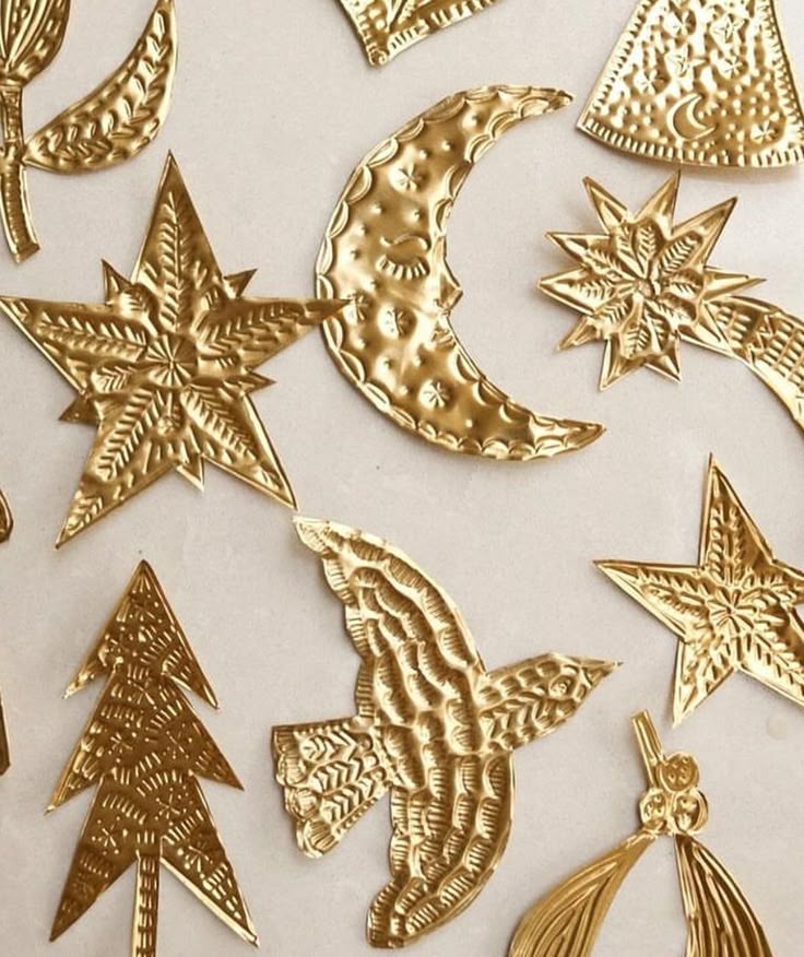 Atelier créatif : décorations en métal doré